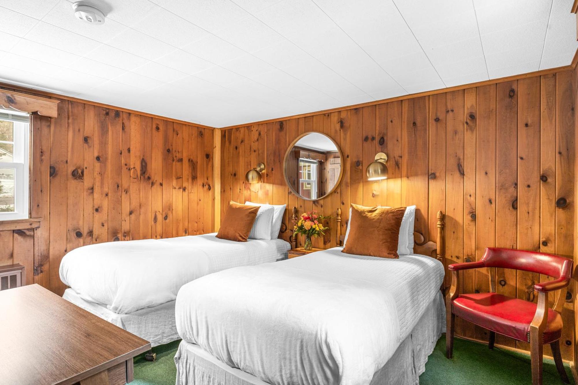 Phoenicia Lodge Hotel Phoenicia