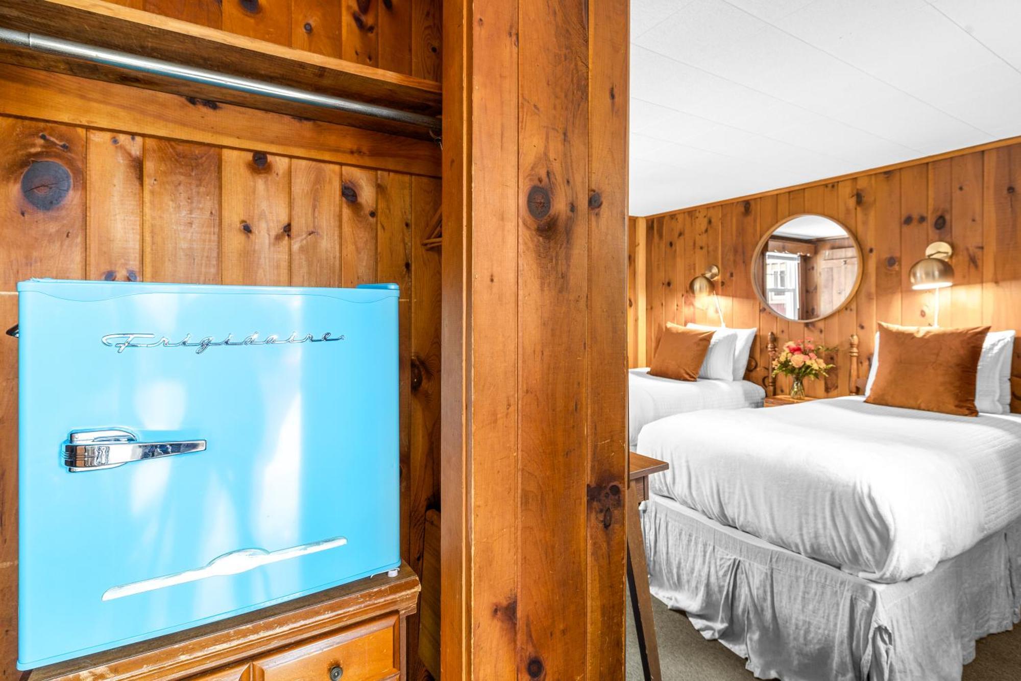 Phoenicia Lodge Hotel