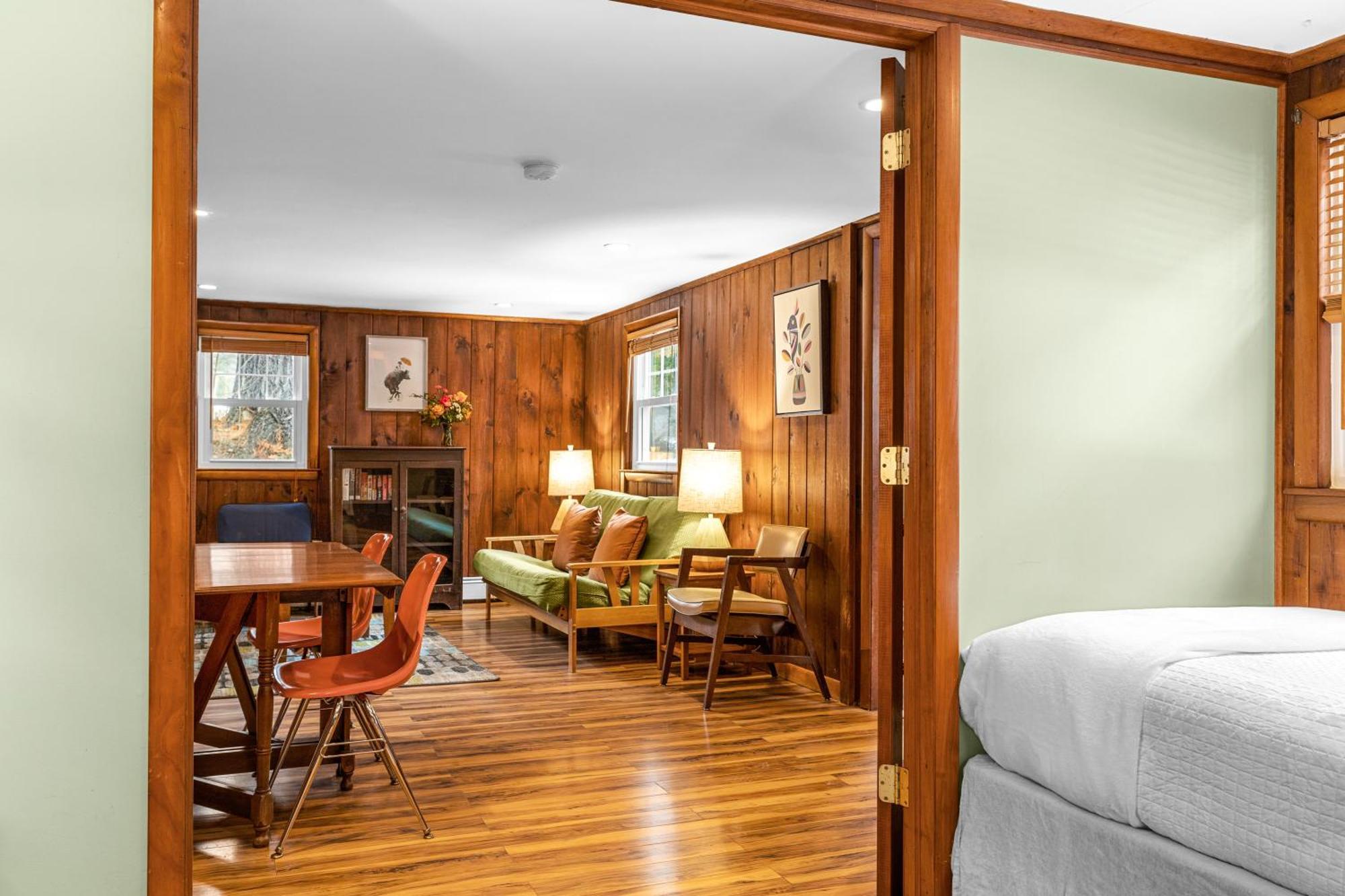 Phoenicia Lodge