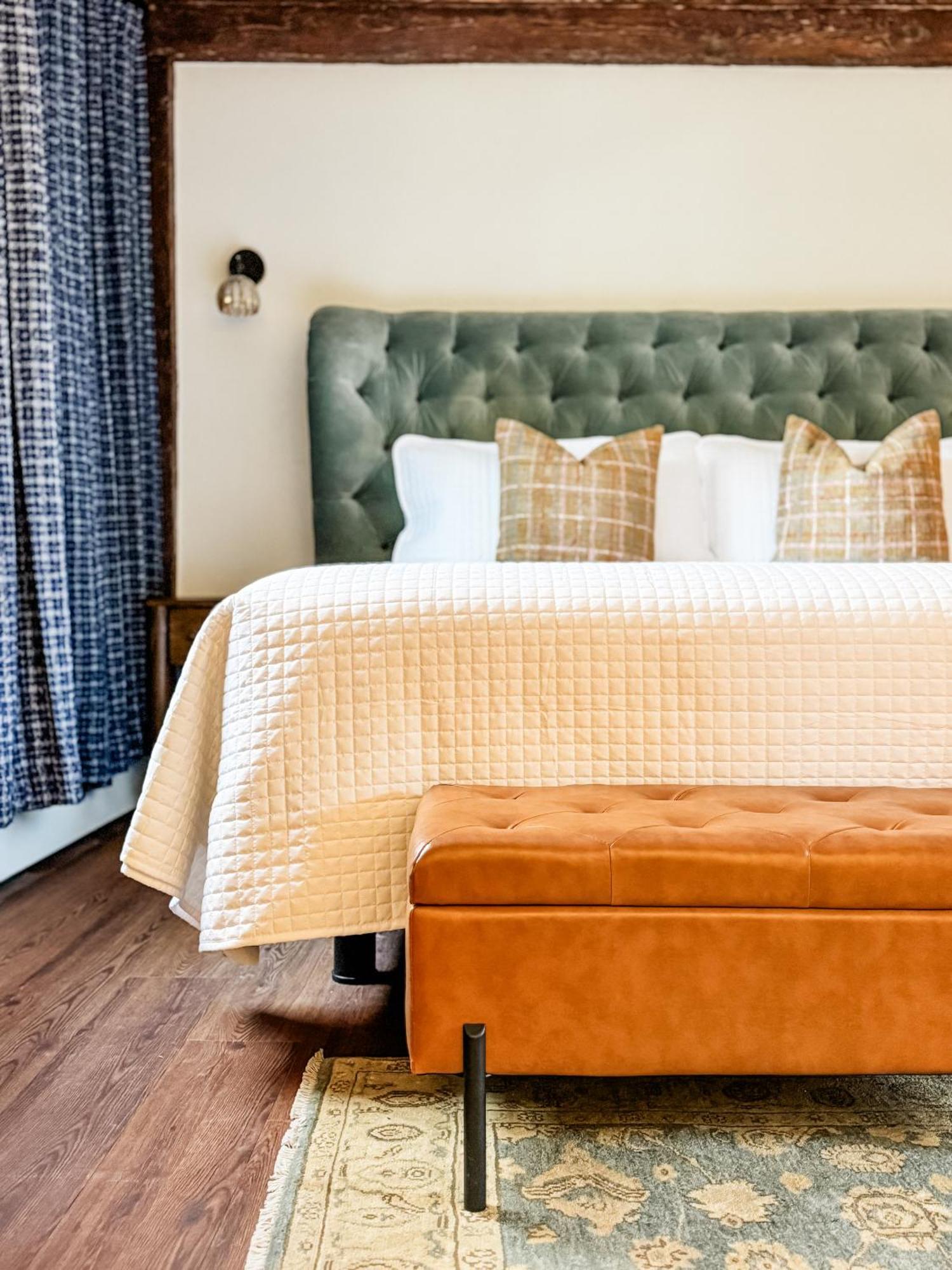 Phoenicia Lodge Hotel Phoenicia