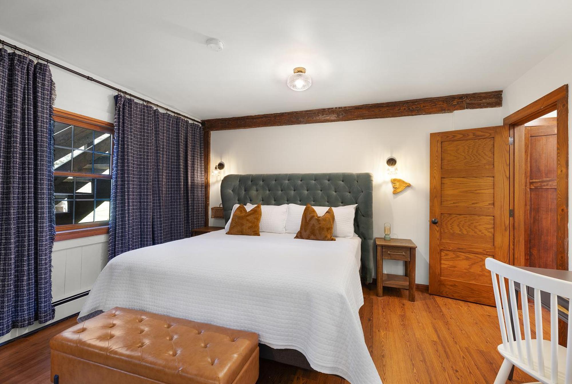 Phoenicia Lodge Hotel