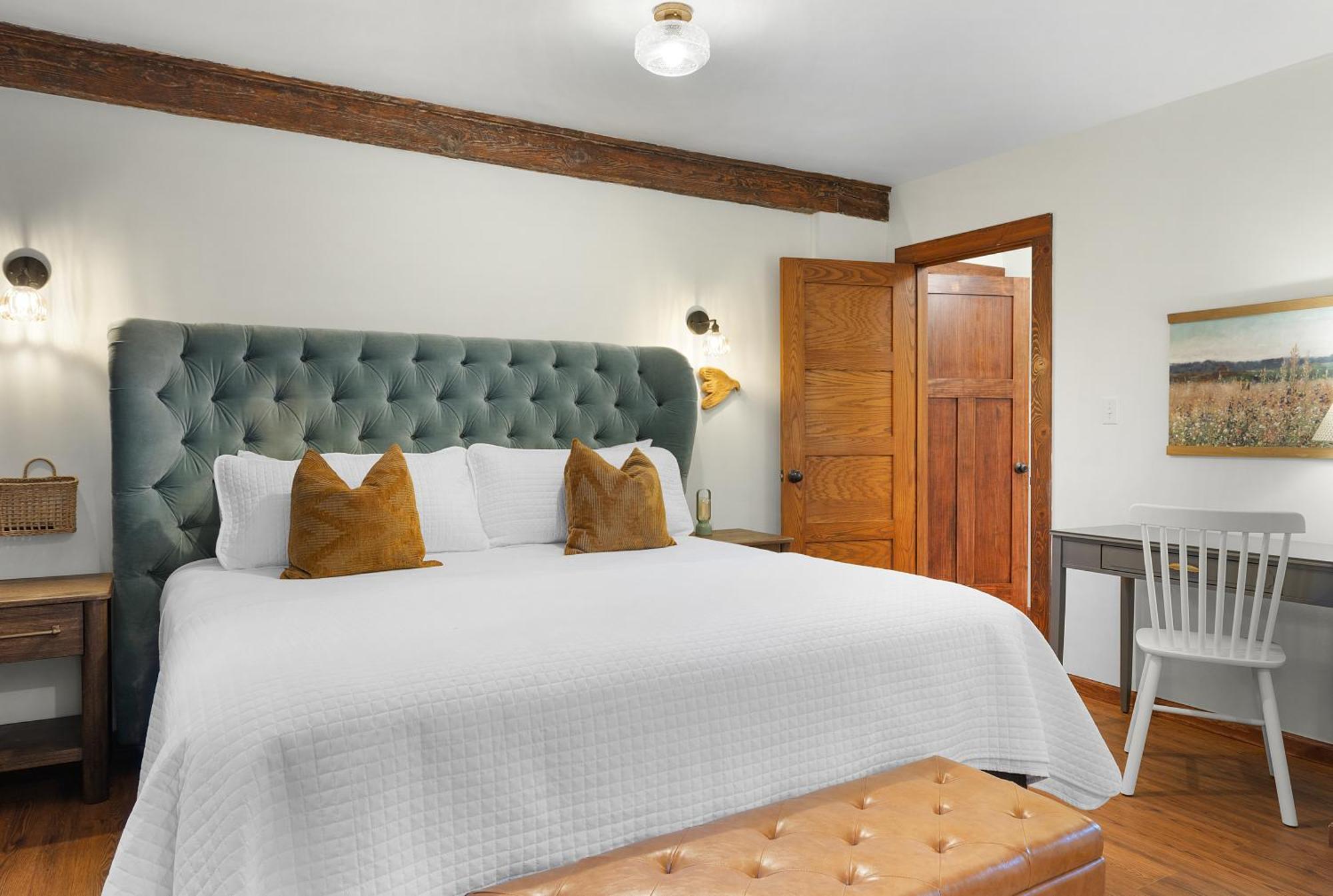 Phoenicia Lodge Hotel Phoenicia