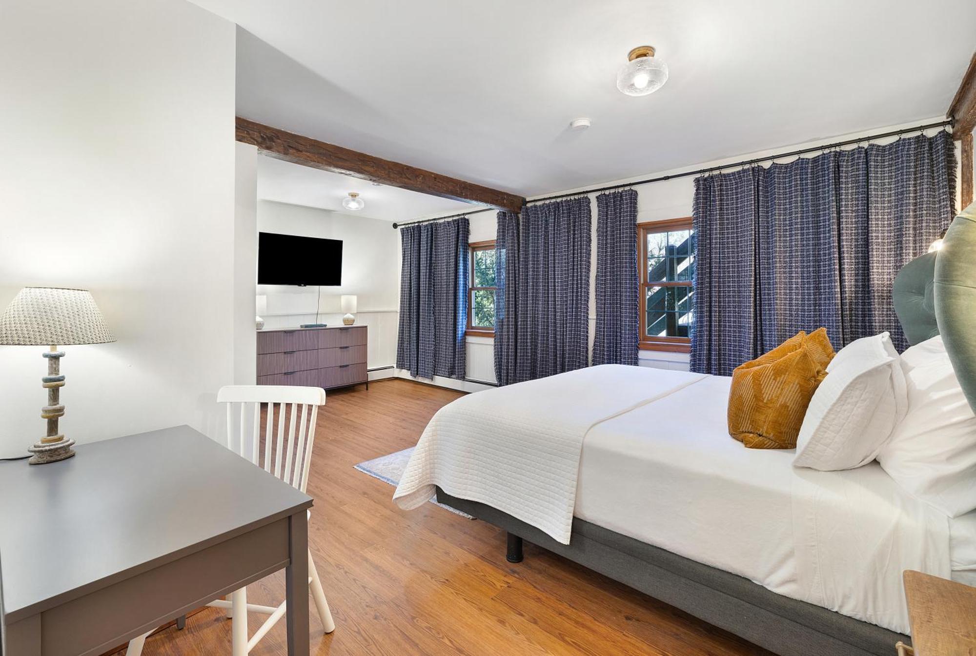 Hotel Phoenicia Lodge Phoenicia